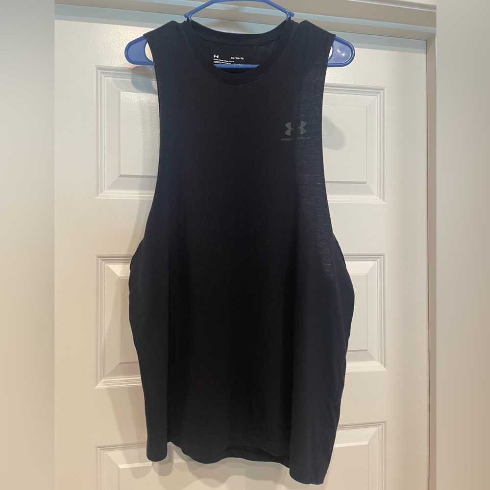 Under Armour Black low cut tank XL